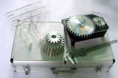 渐开线齿轮参数测定及啮合传动尝试仪